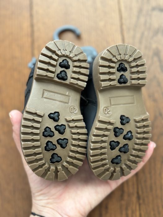 Ghete noi, marimea 20