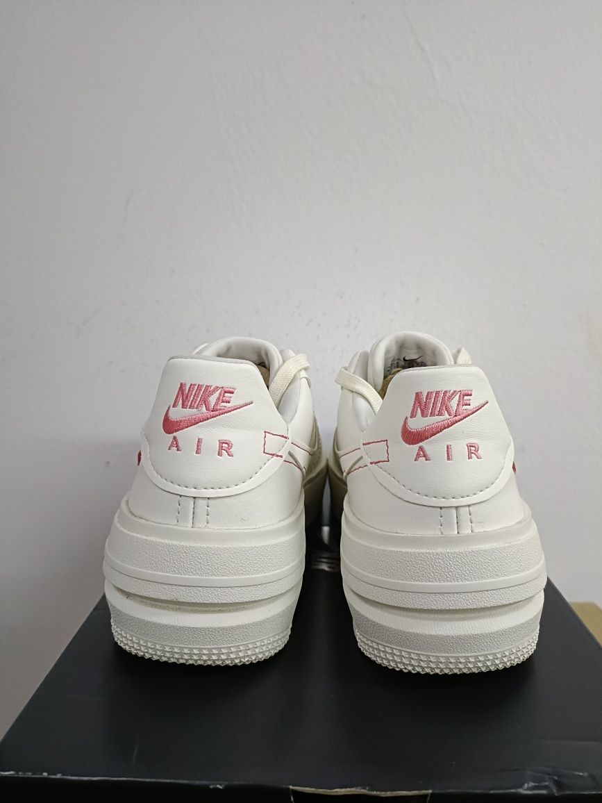 Nike Air Force 1 PLT.AF.ORM номер 37.5 код 12A
