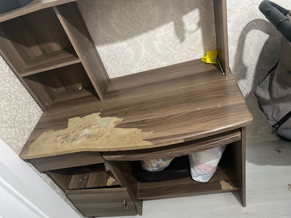 Компьютерный стол старый