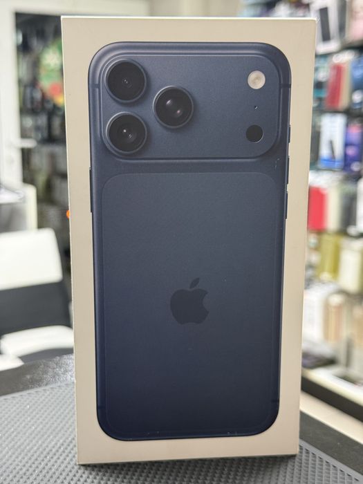 Apple iPhone 17 Pro Max,Deep Blue,256GB *ЧистоНов*2г Гаранция*
