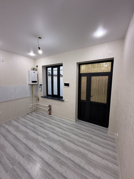 Сергели дом продается 1 сотка, 2 комнаты