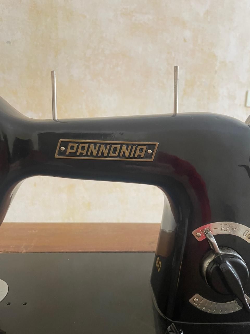 Продам швейную машину