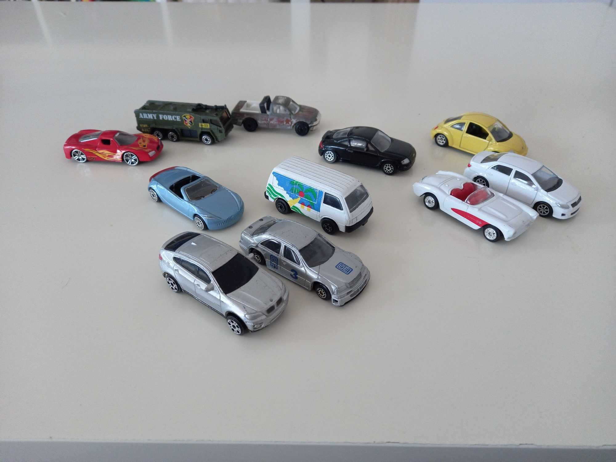 BMW, Ford, Toyota, VW, Mercedes, Corvette 1:64 Maisto, Welly