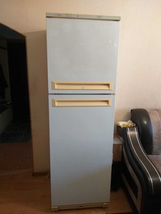 Холодильник Stinol   -  Стинол 110 Двухкамерный  No Frost .  Срочно !