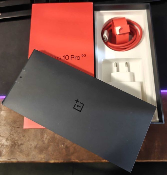 Vand Oneplus 10 Pro 12GB 256GB Volcanic Black Full Box Carbon Folie