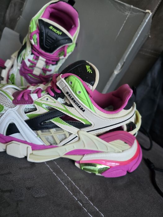Balenciaga Дамски маратонки 
TRACK.2 OPEN SNEAKER
TISSU HOLA-MP P327 F