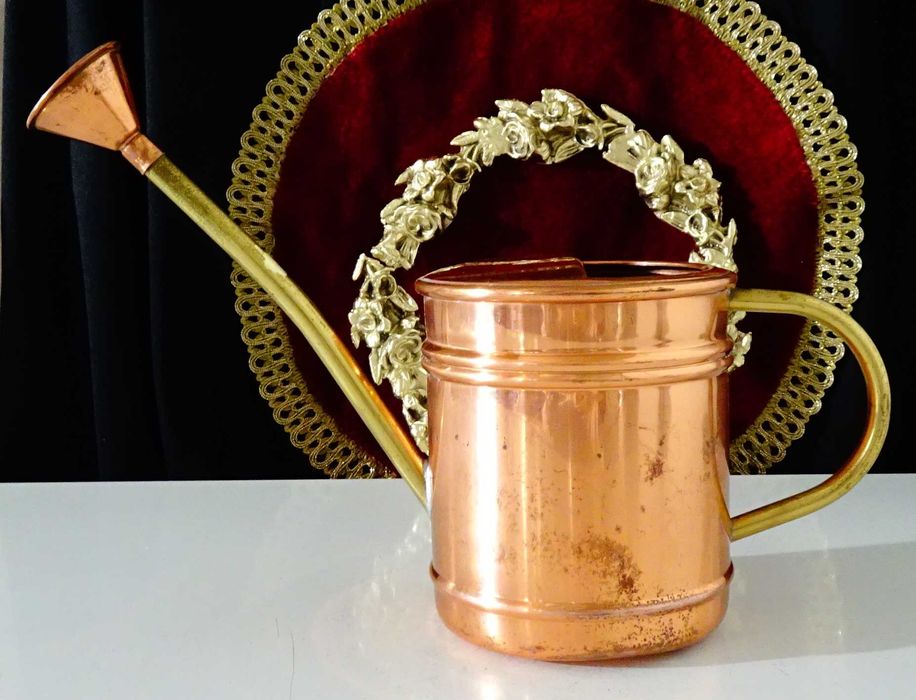 Медна лейка с душ 1 литър,перфектна.