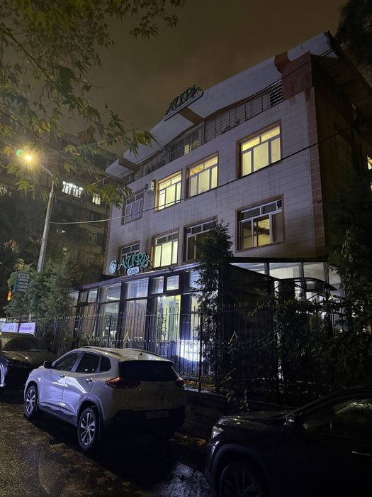 Ойбек отдельно стоящее здание 3соток 1250кв.м с арендатором срочно