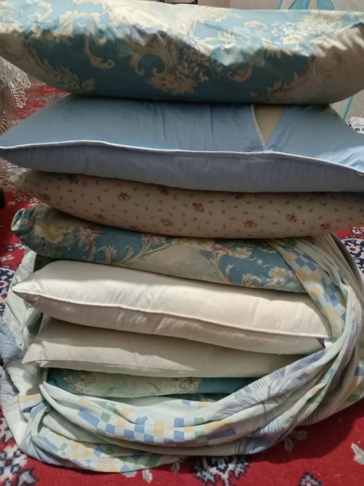 Подушки пуховые б/у