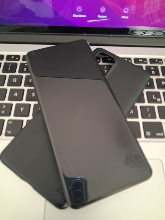 Vând smartphone One Plus 9 pro, impecabil la preț bun!