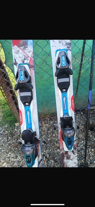 Vând schiuri cu tot cu bețe … 200 lei