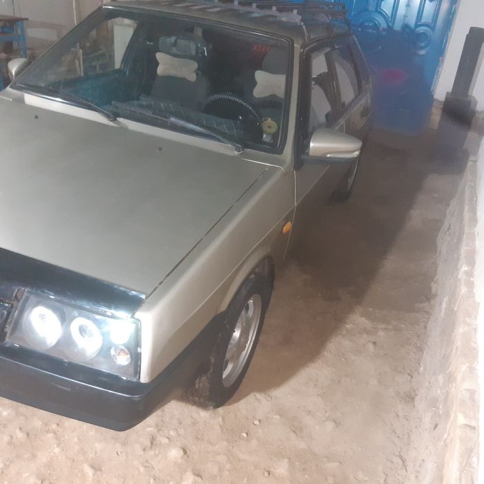 Lada 21099 satiladi