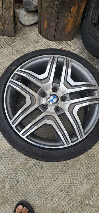 Genți împreună cu cauciucuri 225 40 18