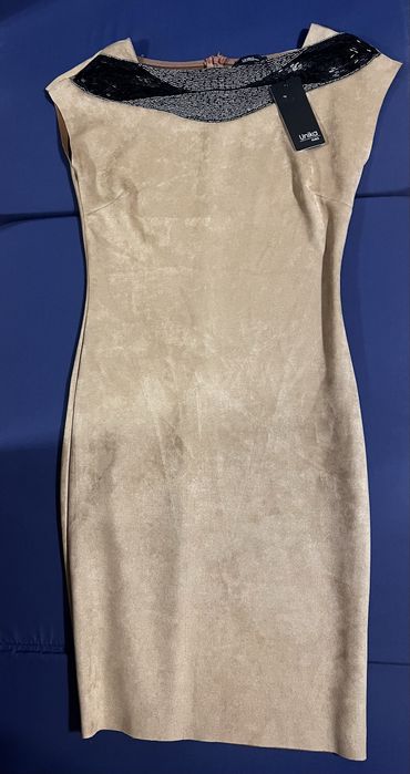 Празнична рокля Kendal+Kylie, Бежова рокля велур