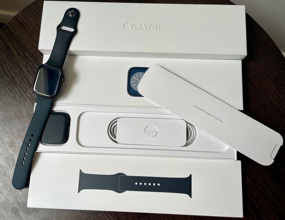 Apple watch 8 45mm Midnight Идеал Состояния Полни комплект Акб 100%