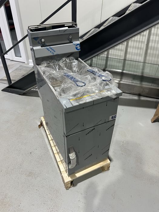 Friteuza gaz 21L noua - Virtus Germania - 2 cosuri - 24 KW