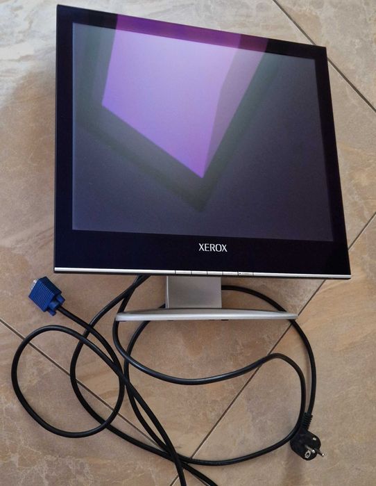 LCD Монитор XEROX 17" 700P Отлично състояние без забележки