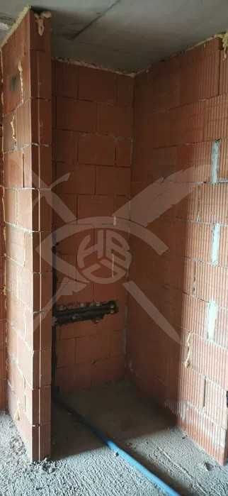 Продава се Двустаен апартамент в Пловдив, Гагарин - 72 кв.м за 1410 €/кв.м - Снимка #2