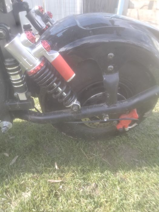 Vind scuter electric de 2 persoane nou nouț frine spate fata hidraulic