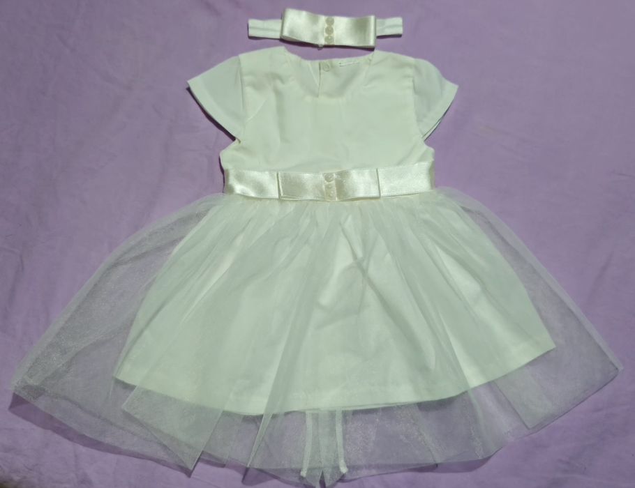 Официална бяла рокля в размер 62см