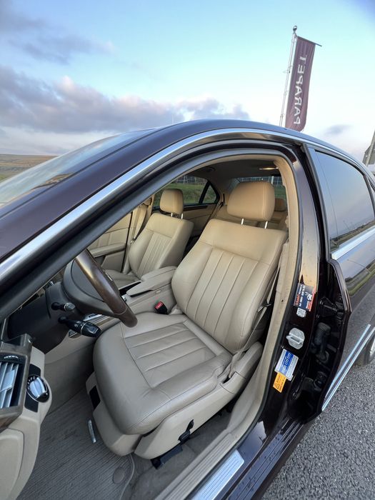 Mercedes E-Klass 2.2 | Cuprite Brown | Elegance |