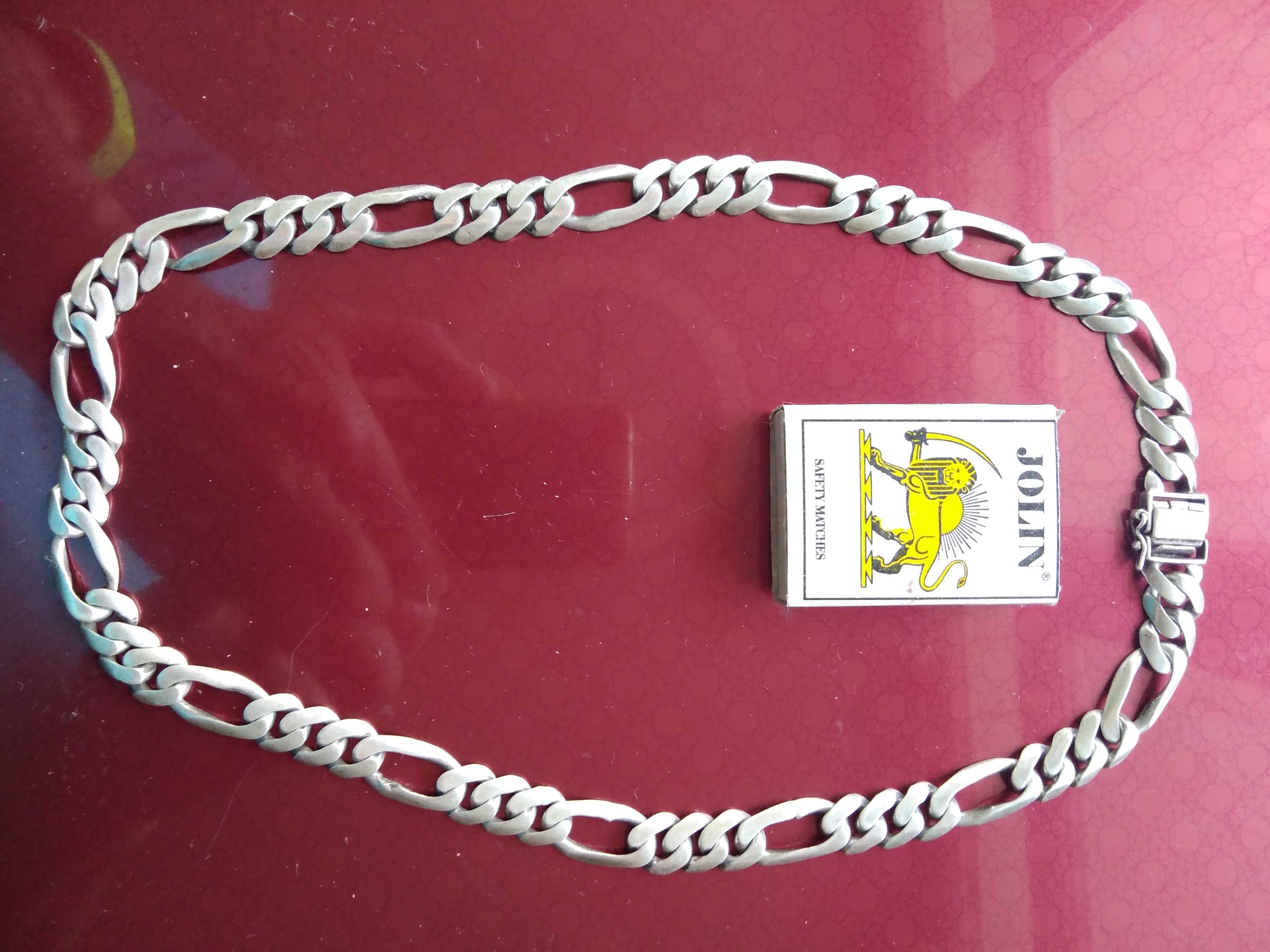 Продается серебряная цепочка типа " Кортье".