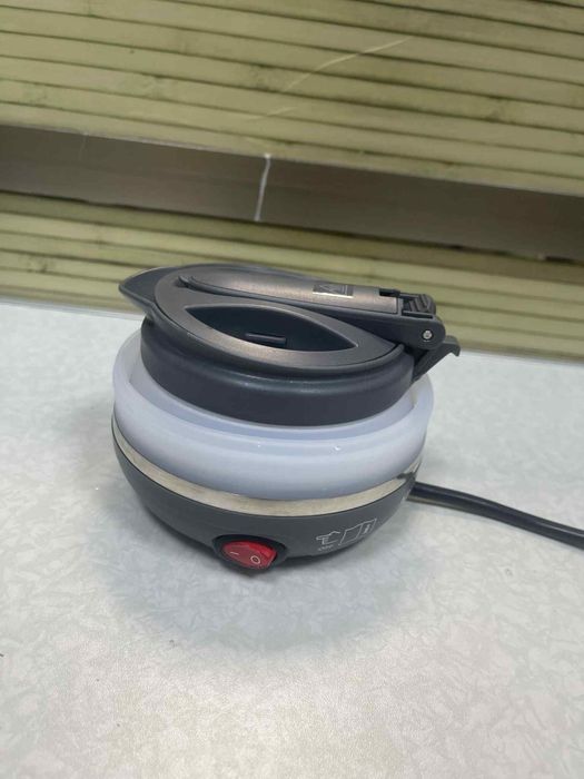 Сгъваема електрическа кана Adler