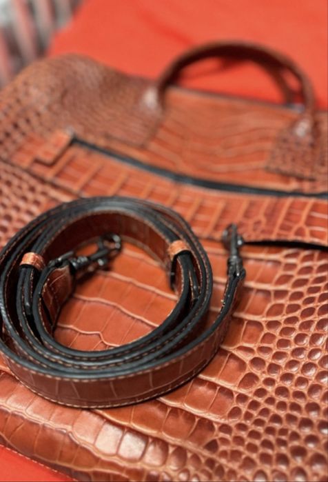 Geantă din piele naturală Musette – model croco, nouă