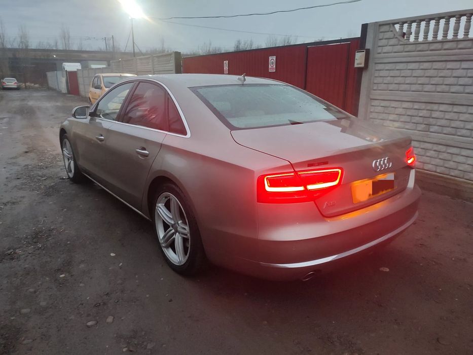 Bara spate/capota spate/stop spate Audi A8 4H 2011-2017