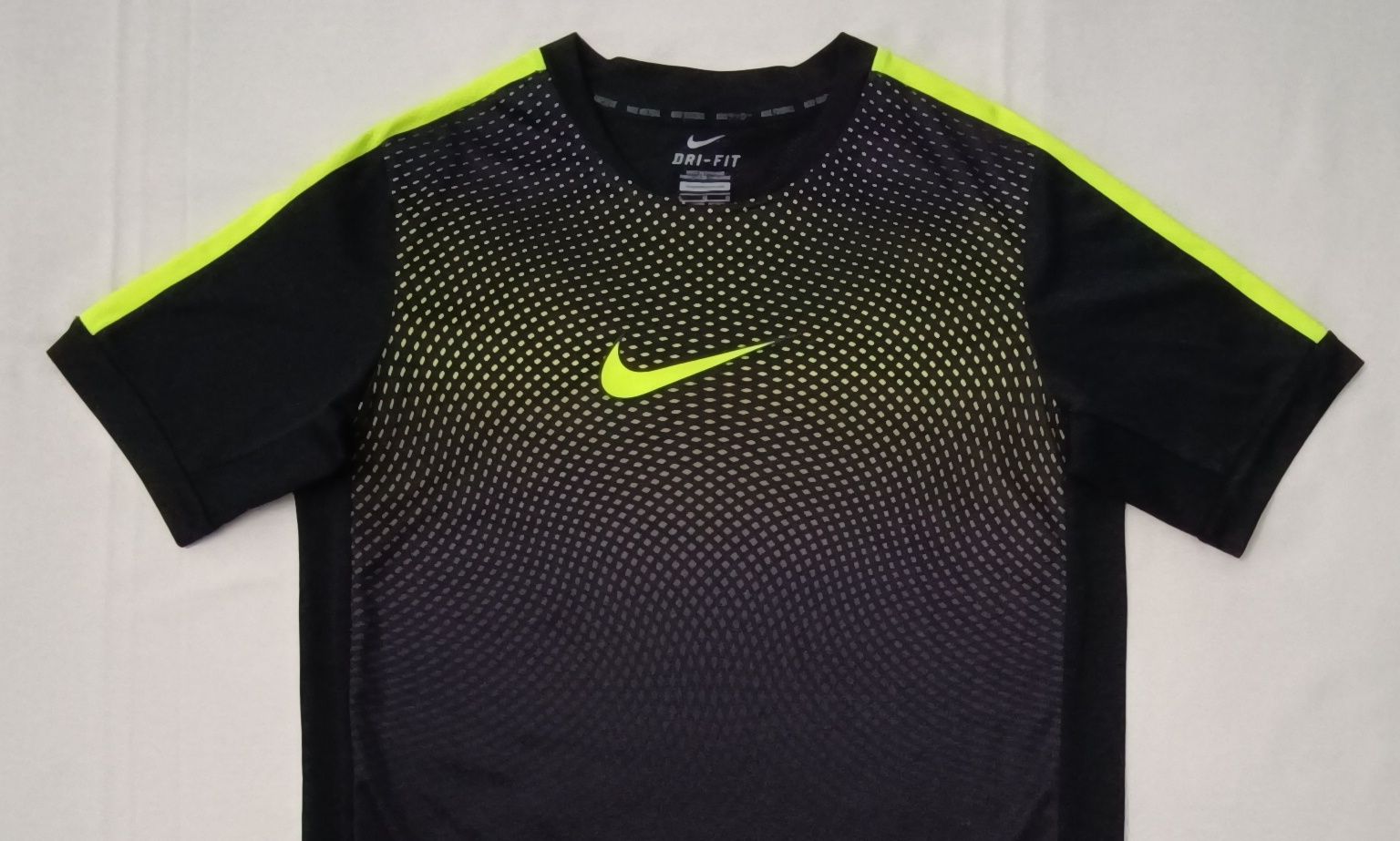 Nike DRI-FIT Tee оригинална тениска ръст 147-158см Найк спорт фланелка