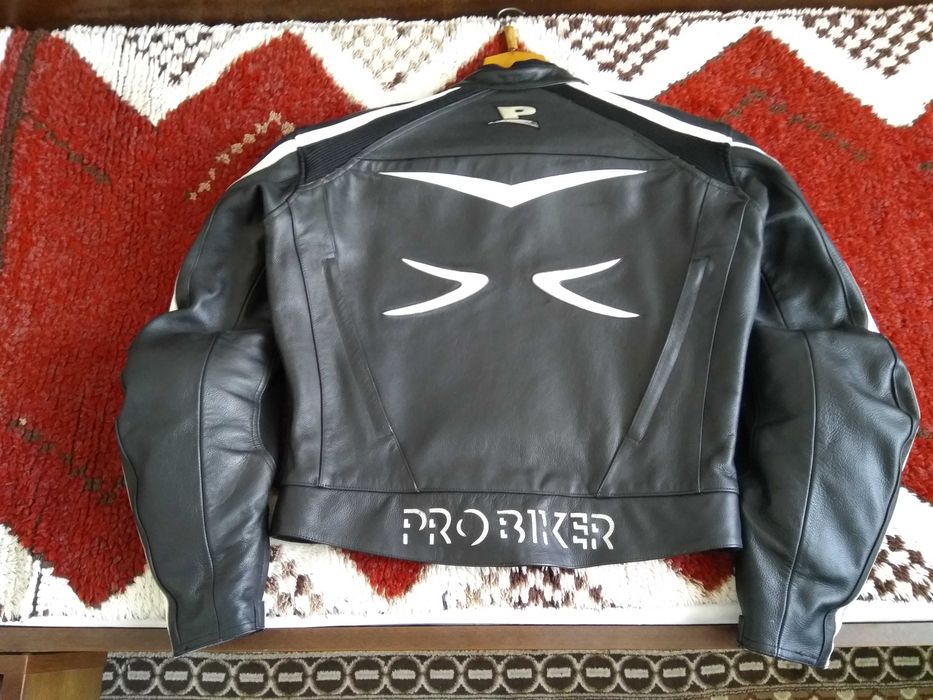 Каска Shark, мото панталон 2, яке 3, ръкавици,колан, дъждобран, чанта.