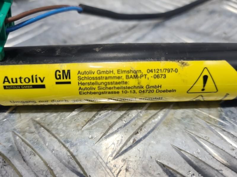 Pretensionari centuri siguranta dreapta fata Opel Astra H facelift