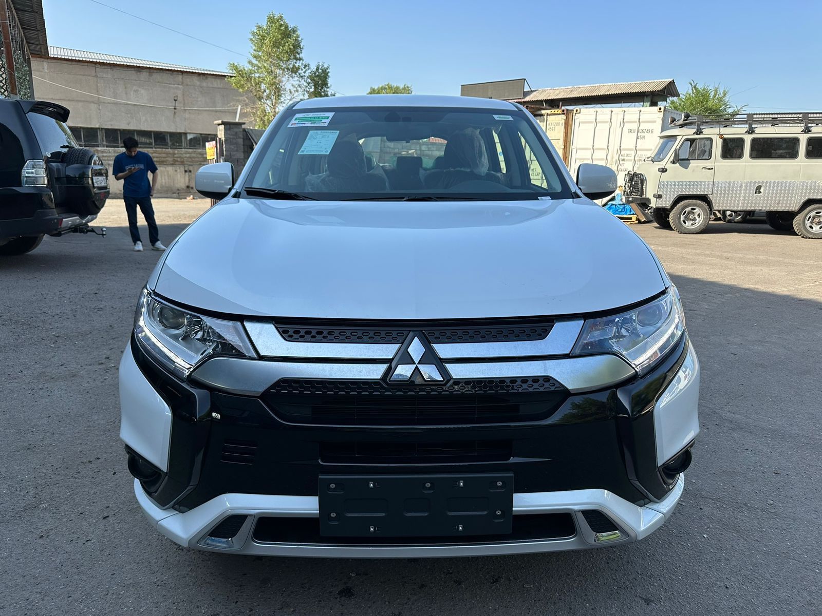 Mitsubishi outlander 2022  Торг уместен