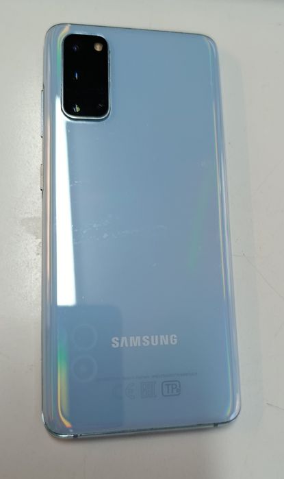 Продам телефон Samsung S20