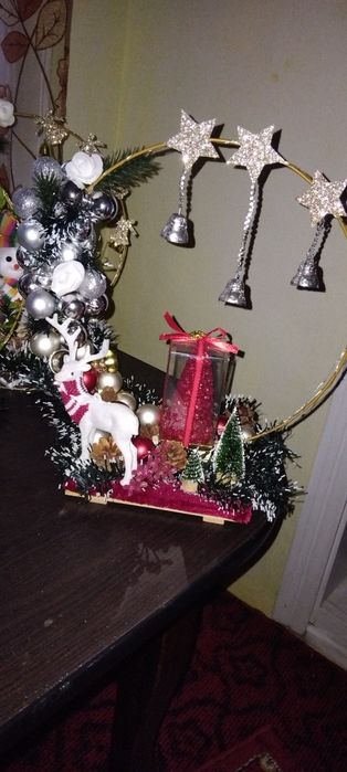 B7chete din satin realizate atent cu sclipici .cat și ornamente de cra