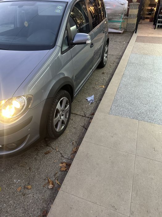 Wolkswagen touran cross,autonat