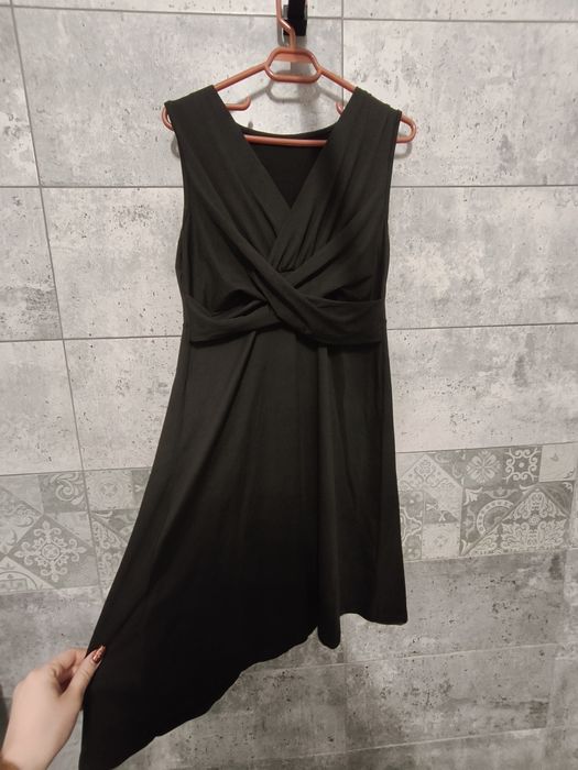 Rochie elegantă fără mâneci, decolteu în V, mărimea M