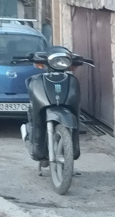 Продавам скутер 100 кубика