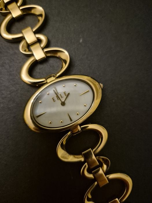 Ceas Elle, rezistent la apă