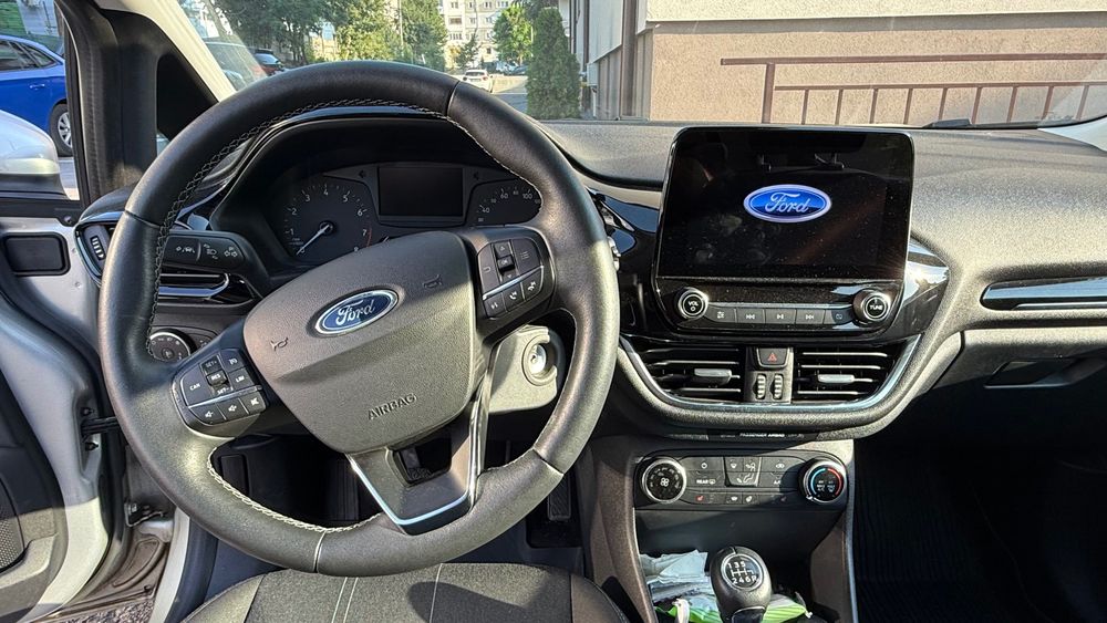 Vând Ford Fiesta