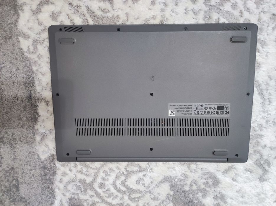 Lenovo ноутбук..