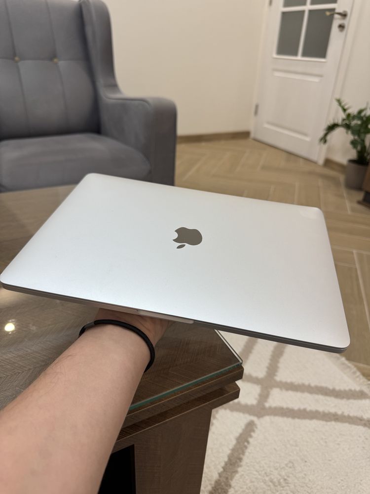 MacBook Pro M2 13” 512SSD