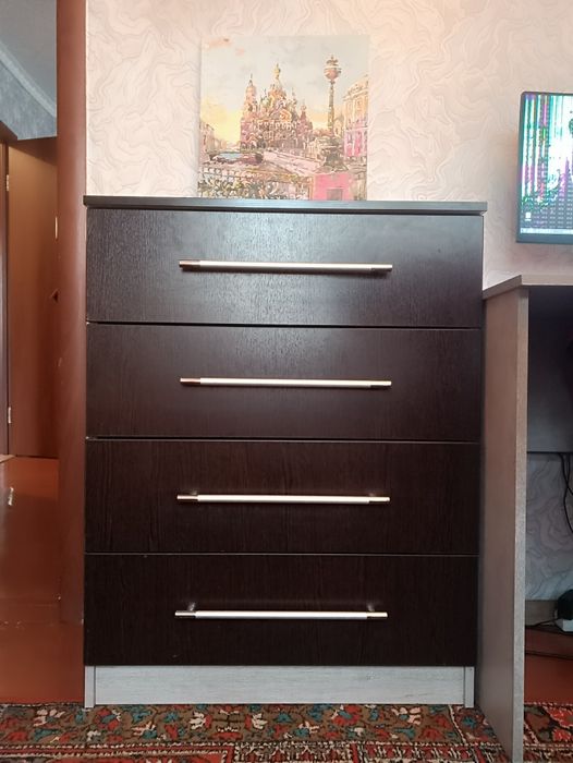 Продаю комод и шкаф