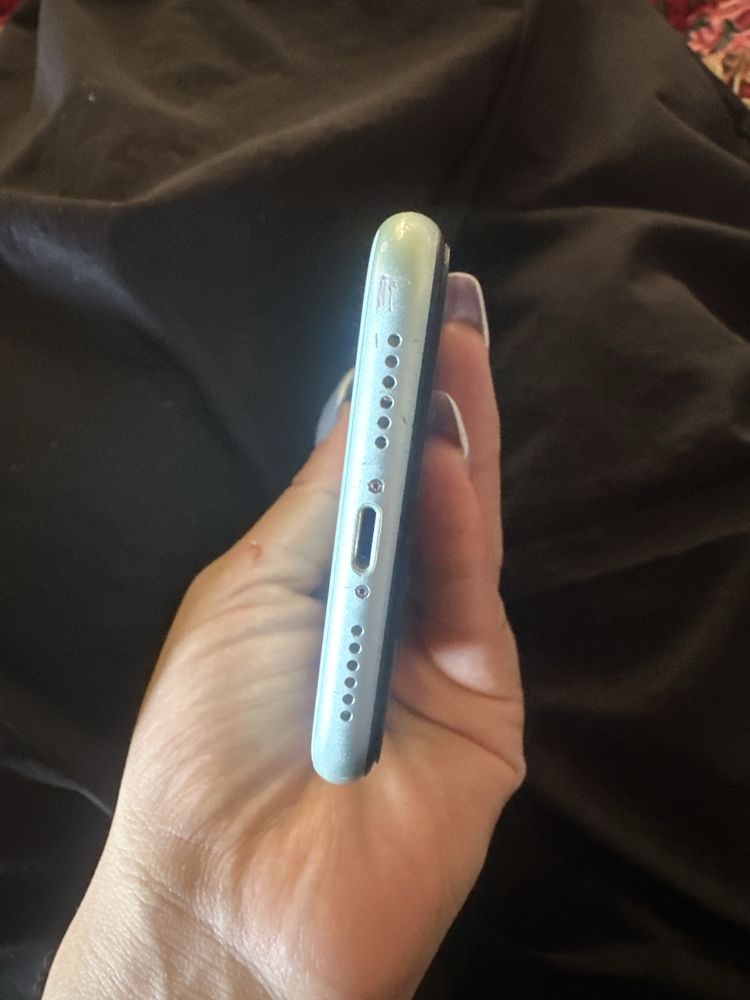 Iphone 11.  Sotiladi srochni