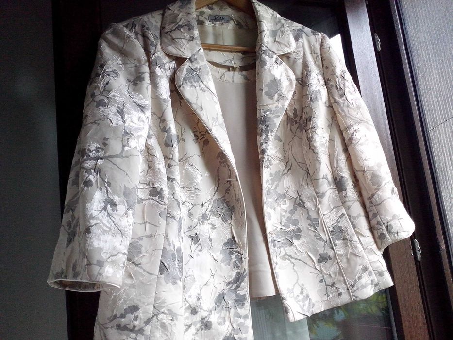 compleu 46/48,bluza si sacou,Polonia,elegant,pentru ocazii speciale