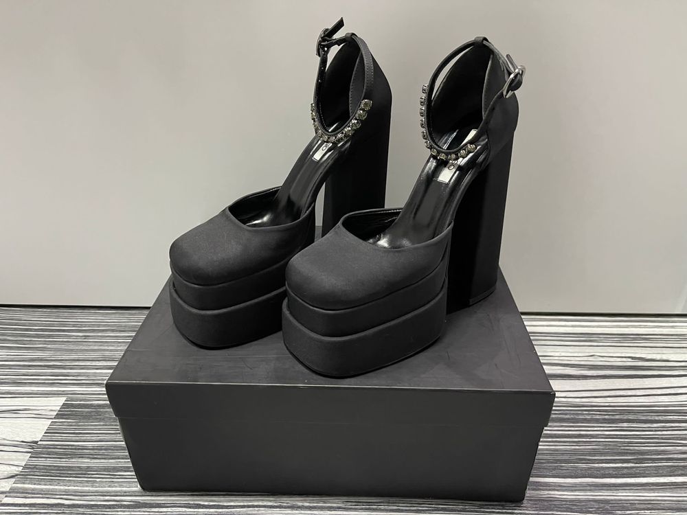 Pantofi cu toc Oversized Il Passo 39 (Versace)