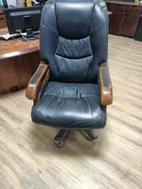 Кресла кожаные для офиса