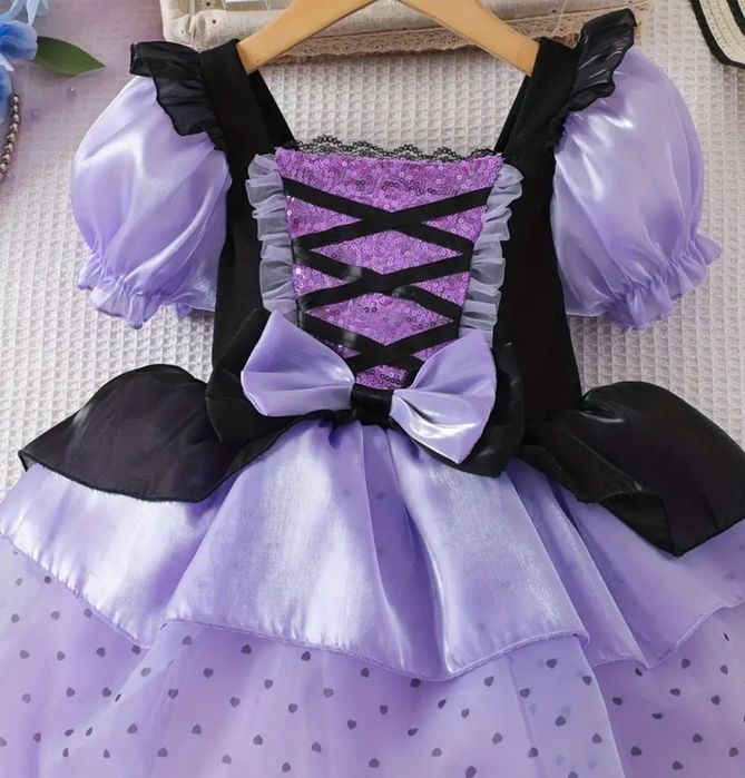 Платье куроми очень красивое, новое. На 6-7лет.