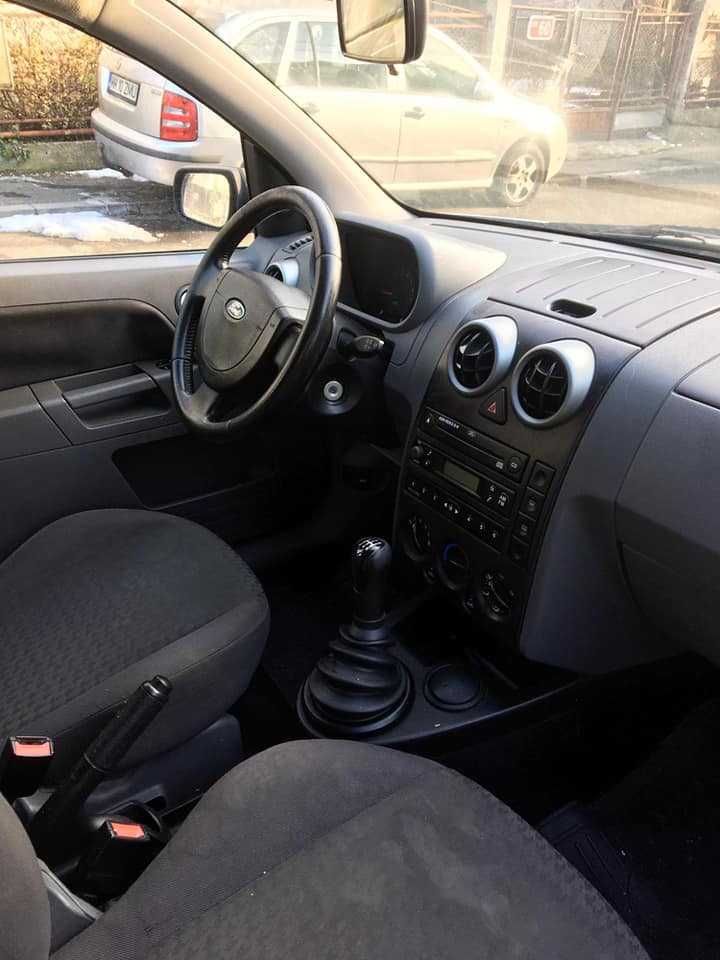 Dezmembrez Ford Fusion an 2003 motor 1.4i tip FXJA cutie manuala