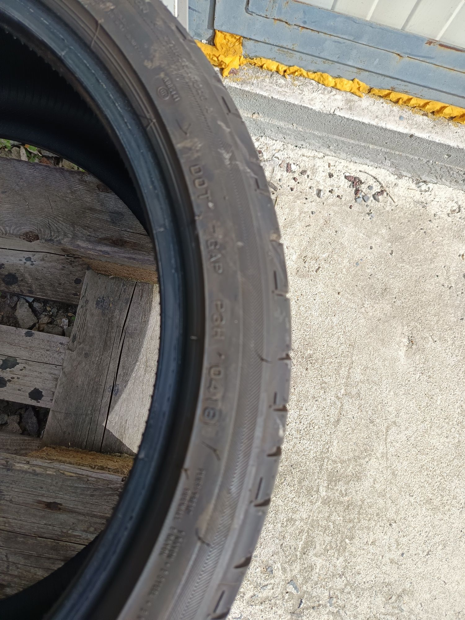 255 35 R 19 BRIDGESTONE Дот 0418